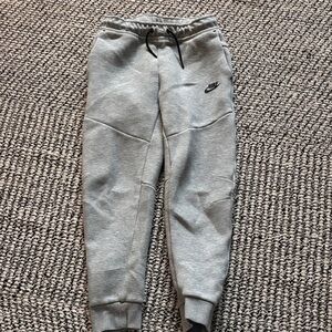 Nike Tech Boys joggers